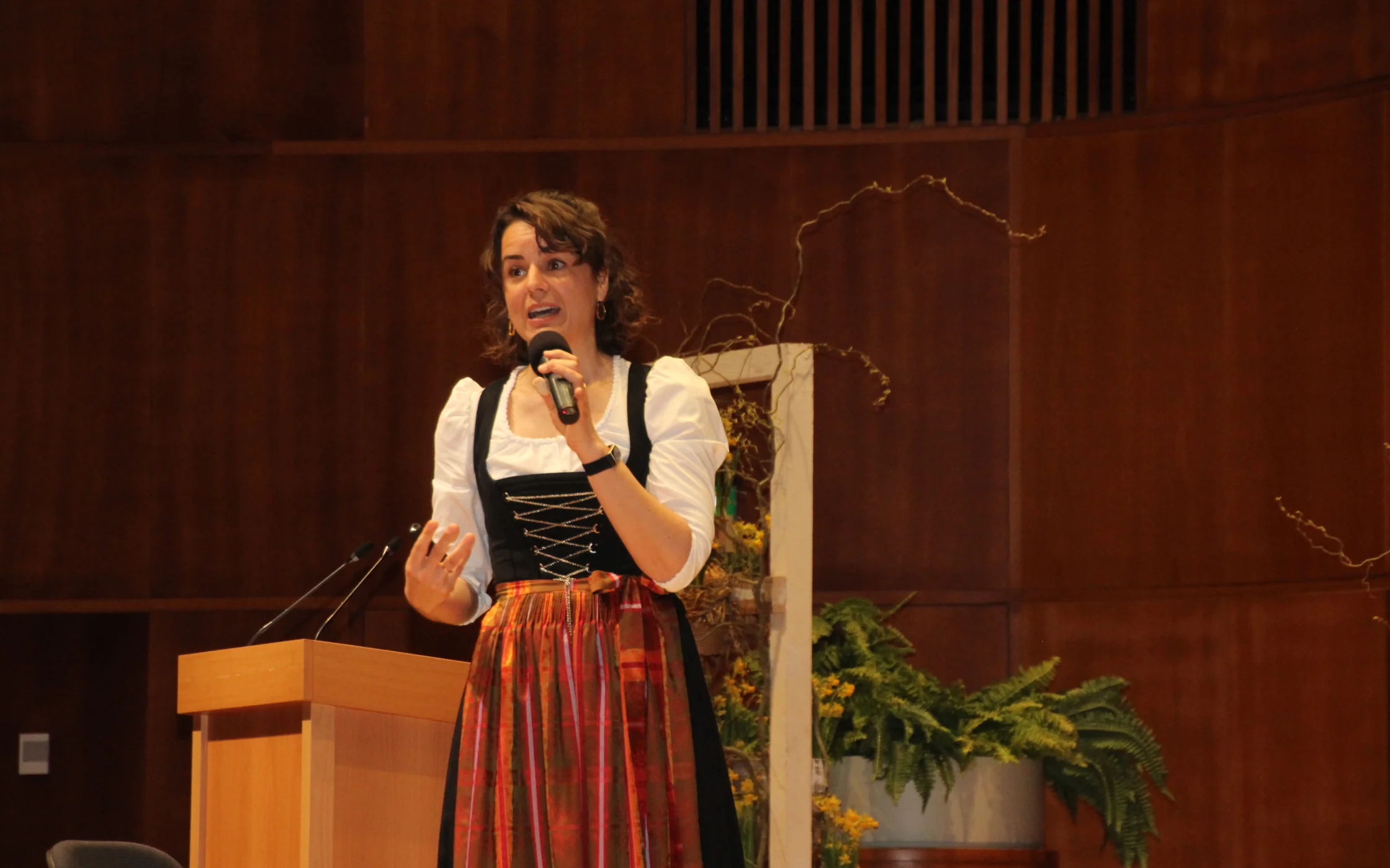 Heike Zeller bei ihrem Vortrag zur KommunikationSBO.JPG